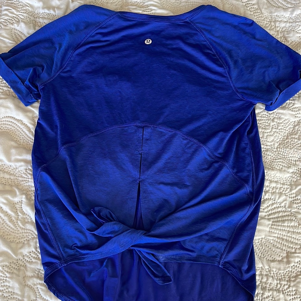 Lululemon tie back tshirt
